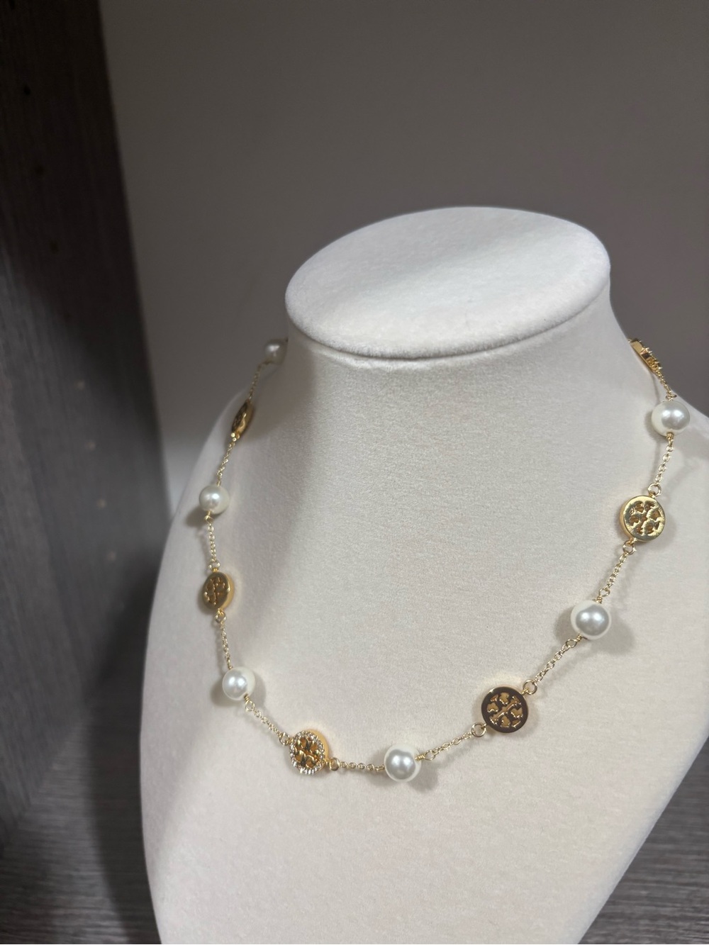 NWOT Tory Burch Gold and Pearl Necklace - Picture 3 of 4